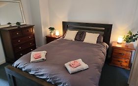 Cosy 2 Bedroom Unit In A Secure Gated Complex